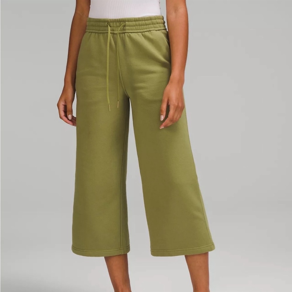 Lululemon Loungeful High Rise Crop Pants - Picture 2 of 12